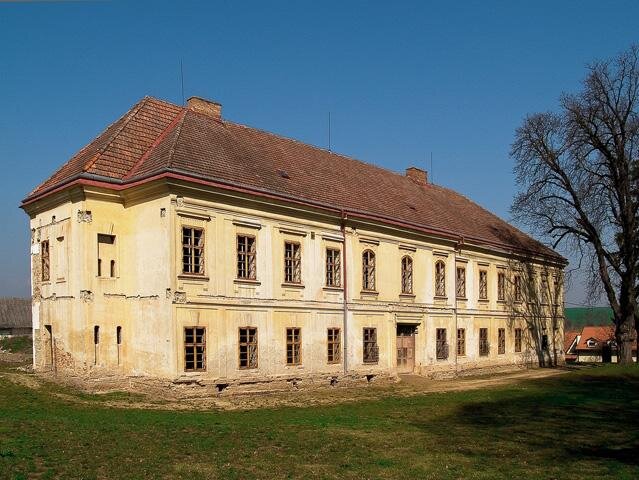 Stav hlavní zámecké budovy v roce 2009