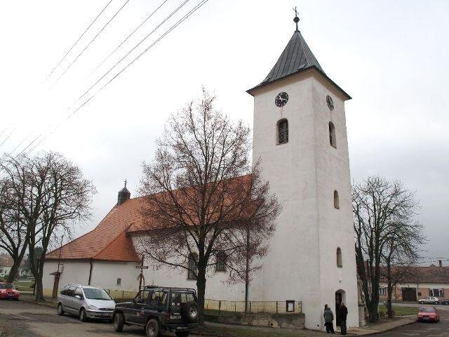Kostel sv. Michaela archanděla v Horních Kounicích se dočkal obnovy stropních maleb.