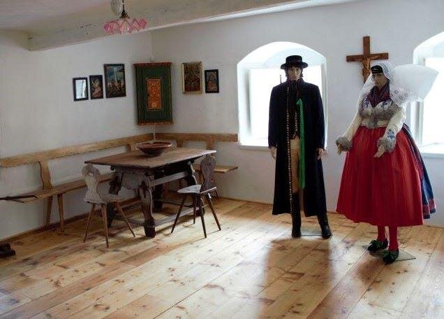Expozice připomíná život na venkově na přelomu 19. a 20. století.