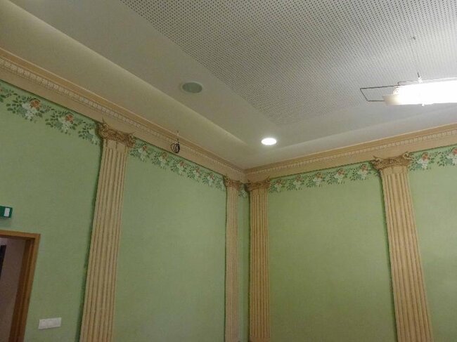 Detail omítek malého salonku ve druhém nadzemním podlaží po obnově