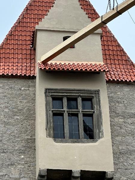 Detailní pohled na arkýř věže Jelenka