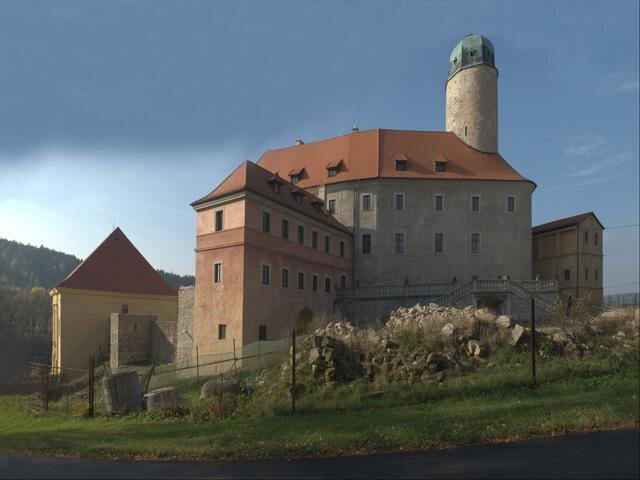 Na rok 2019 je plánována obnova vnitřních omítek, kamenných ostění, podlah, stropů nebo dveřních a okenních výplní. 
