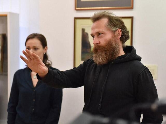 Exponáty představil Petr Bergmann, autor výstavy.