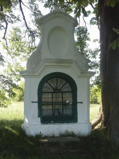 Výklenková kaple před obnovou