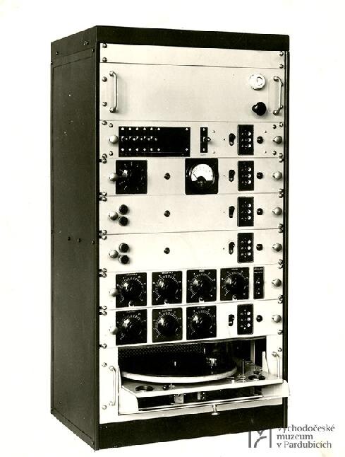Rozhlasová ústředna Tesla RU z roku 1948
