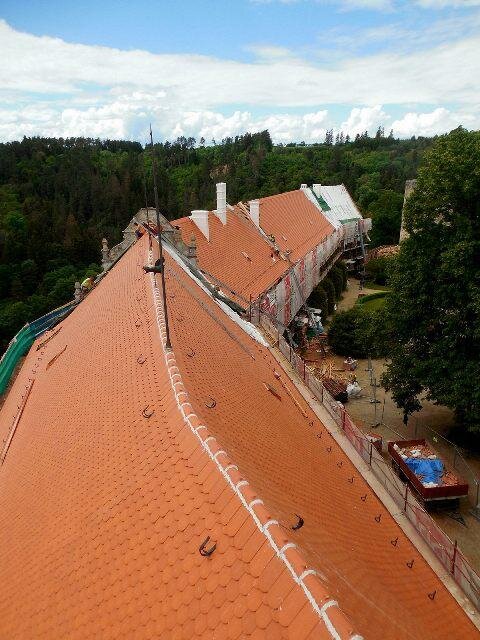 Pohled z paláce na rekonstruované jižní křídlo
