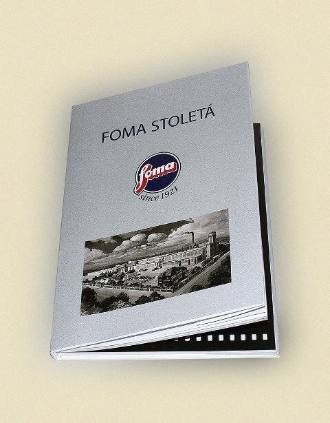 K výročí byla vydána i publikace o historii a současnosti firmy FOMA.