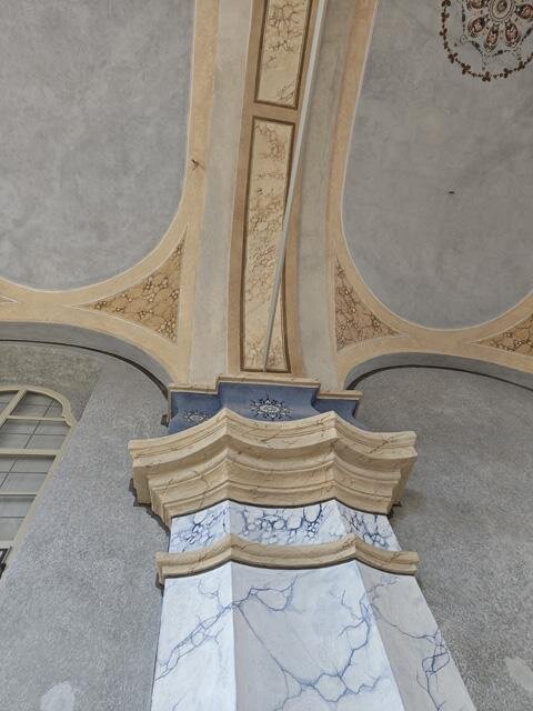Detail vnitřní výzdoby během obnovy