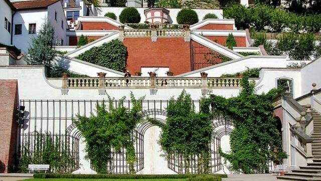 Nová omítkovina Exzellent Historic od společnosti MC - Bauchemie byla použita v rámci rekonstrukce zahrad pod Pražským hradem.