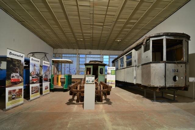 Jedním z exponátů je i torzo nejstarší liberecké tramvaje z roku 1897, která si zahrála ve filmu Ošklivá slečna z roku 1959.