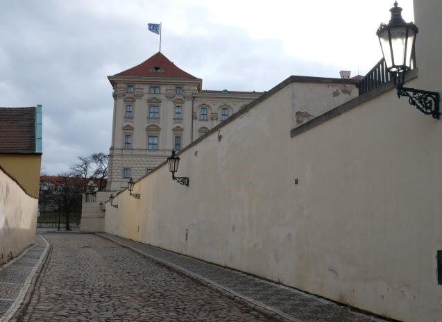 Pohled na Černínský palác