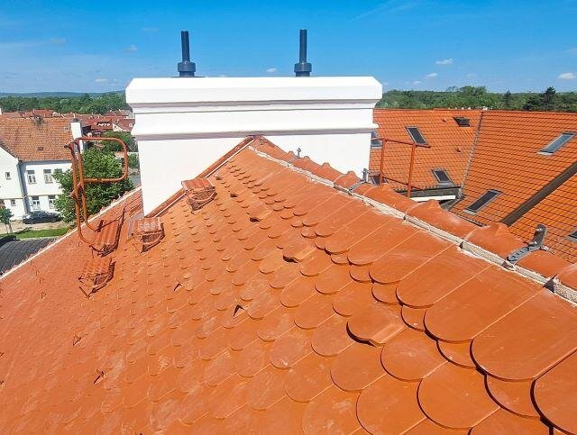 Detail hřebenu střechy radnice
