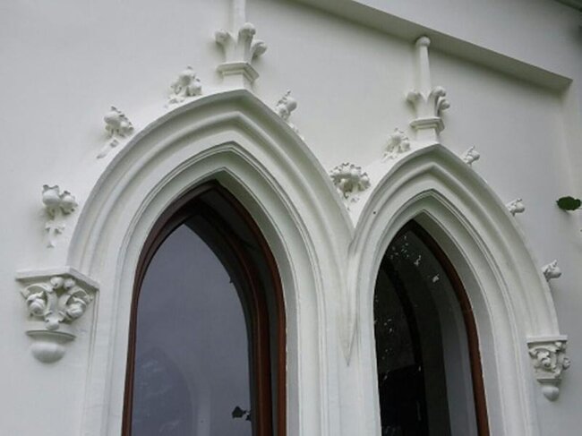 Detail oken kaple