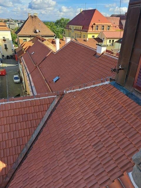 Nové střechy chrudimské radnice