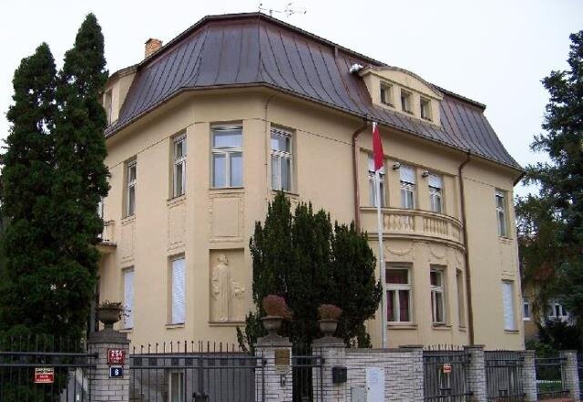 V roce 2012 proběhla rekonstrukce fasády velvyslanectví Marockého království v Praze, kde se společnost podílela na dodávce špaletových oken.