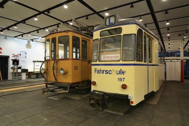Vystavené tramvaje pocházejí z bývalé NDR.