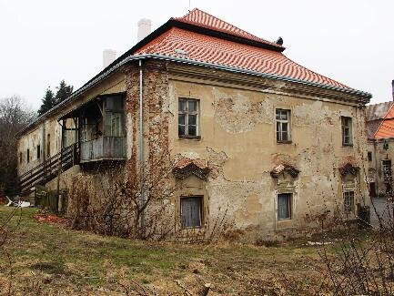 Barokní budovy pivovarského areálu si zaslouží záchranu.