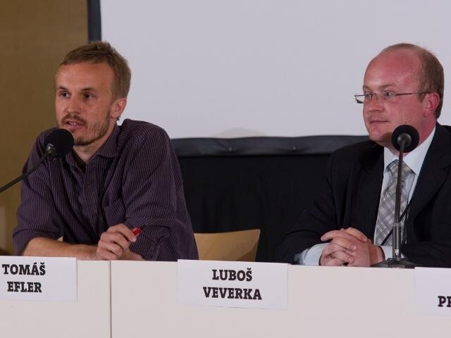 O zapojení studentů hovořili také Tomáš Efler z Fakulty architektury ČVUT v Praze a Luboš Veverka z Matematicko-fyzikální fakulty Univerzity Karlovy v Praze.