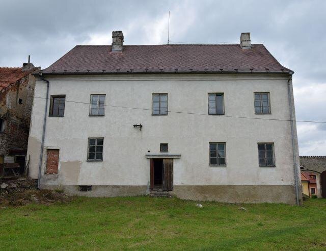 Hořice na Šumavě, fara čp. 2