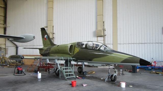 Naleštěný krasavec Aero L-39ZA Albatros bude v hangáru čekat až do doby svého umístění v Leteckém muzeu Kunovice.