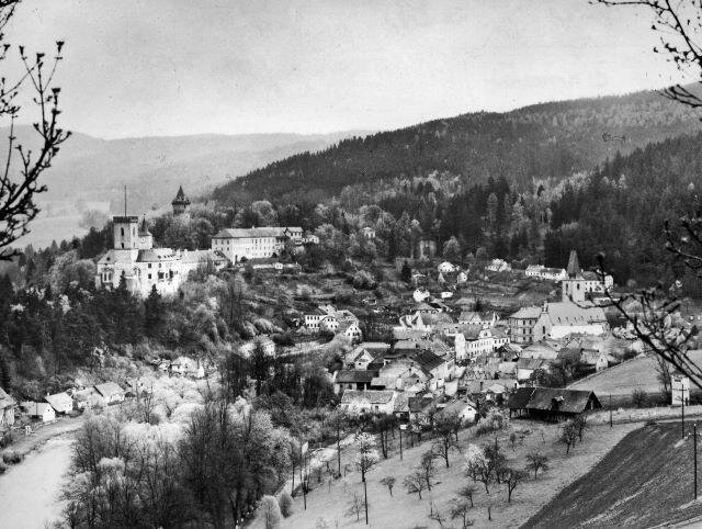 Rožmberk nad Vltavou - historické město určené k zátopě, 1962