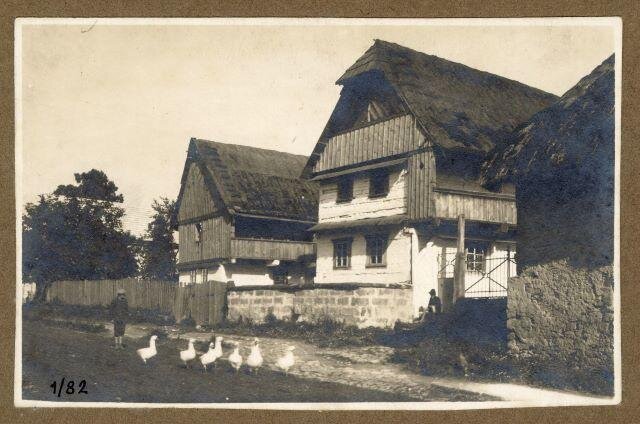 Severočeský dům, Krásná ves, čp. 9 a 11 na Mladoboleslavsku