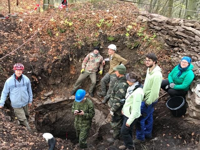V terénu probíhal archeologický průzkum.