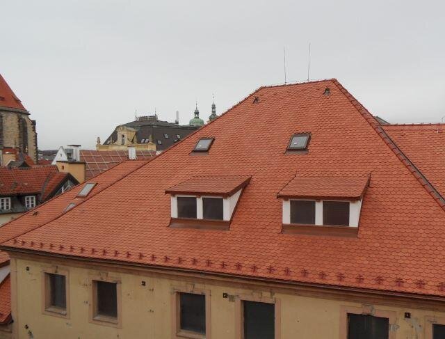 Jedna z již hotových střech s Bobrovkami Tondach