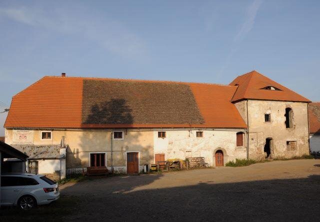 Lety, jádro bývalé středověké tvrze čp. 31 – doprohlášení do areálu budov dvora čp. 30