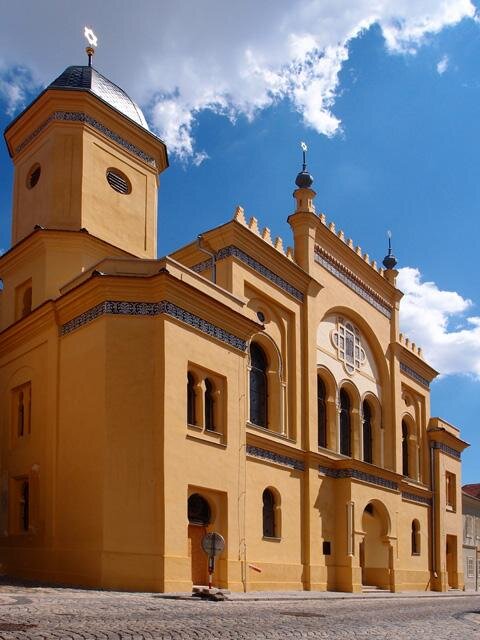Obnovené průčelí žatecké synagogy
