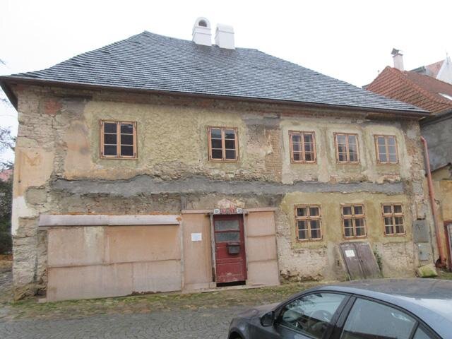Pohled na dům během obnovy