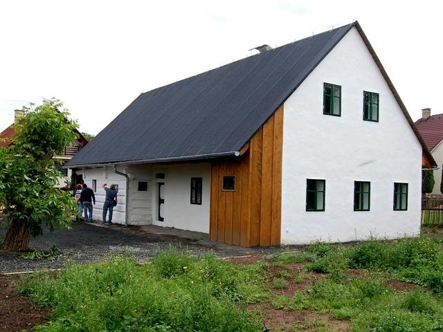 Příkladná spolupráce zástupců obce a pracovníků Národního památkového ústavu pomohla zachránit výjimečnou památku lidové architektury.