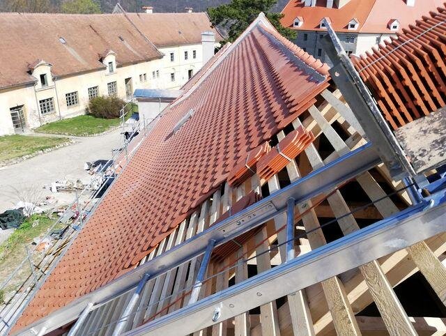 Z průběhu rekonstrukce střech hradu Veveří