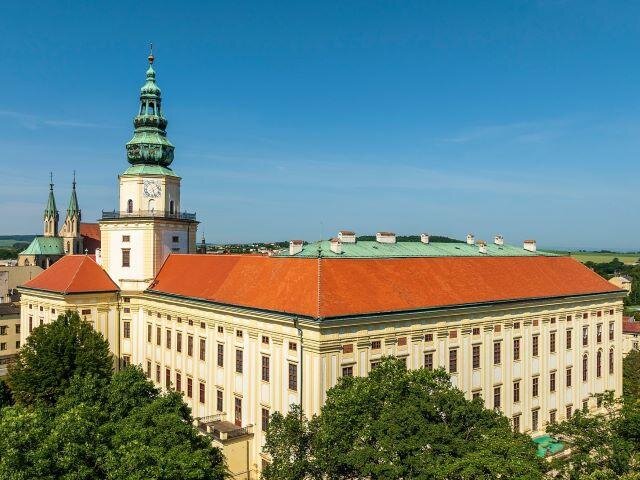 Nové střechy zámku Kroměříž památku opět rozsvítily.