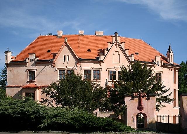 Zámek Vrchotovy Janovice | Foto: Středočeské zámky | Licence: Všechna práva vyhrazena