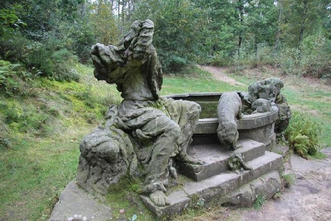 Pohled na skulpturu