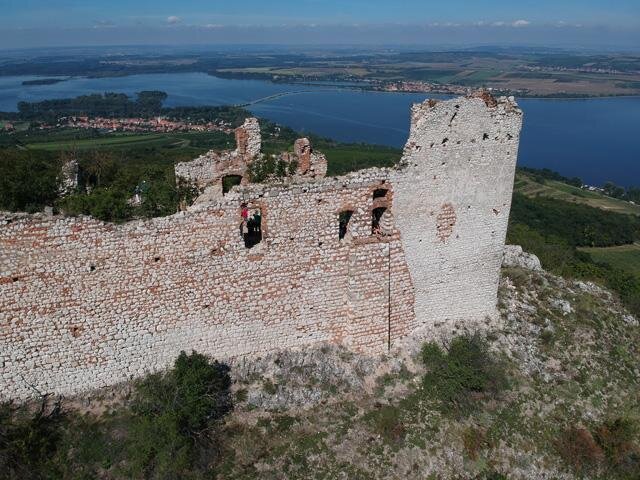 První zmínky o Děvičkách jsou datovány do roku 1222. 