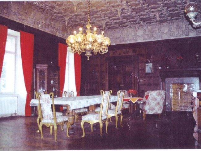 Interiéry zámku na snímku z roku 1992