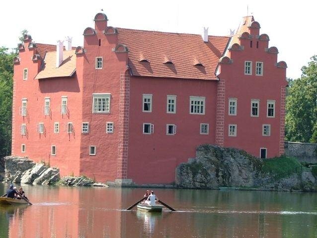 Návštěvníci se vůbec poprvé dostanou na pramicích k ústí rybníka, kam neměli nikdy možnost se podívat.