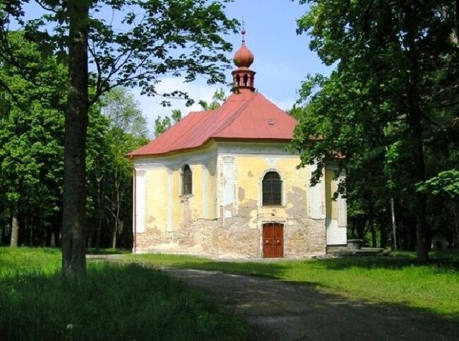 Kostel sv. Anny v Pohledu před rekonstrukcí.