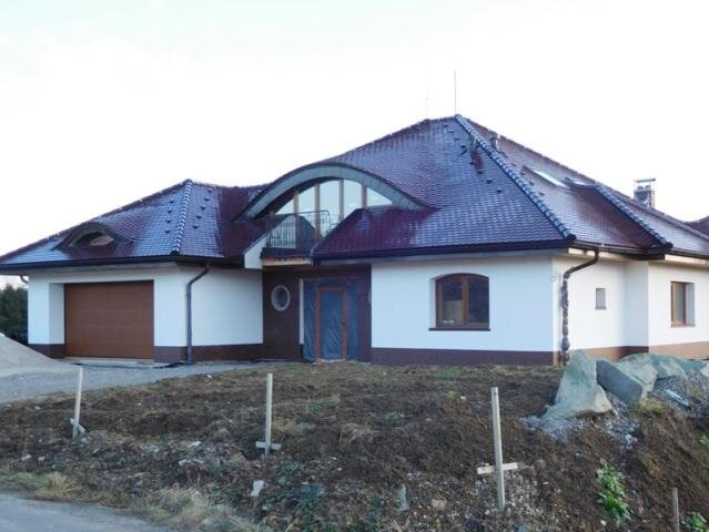 V kategorii rodinné domy byla prvním místem oceněna střecha rodinného domu v Horních Bludovicích od firmy Střechy Kufa.