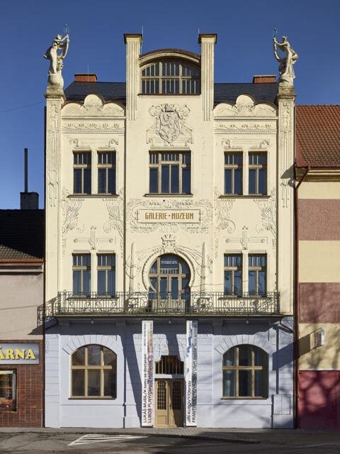 Muzeum umění a designu Benešov se nachází v cenném secesním domě.