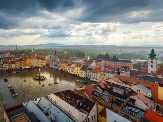 Bouřka nad náměstím v Českých Budějovicích