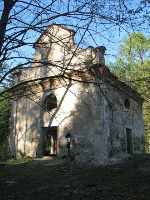 Kapli sv. Anny v Myslotíně u Pelhřimova se snaží obnovit Občanské sdružení Zelené srdce.  V roce 2011 byla stavba prohlášena kulturní památkou. 