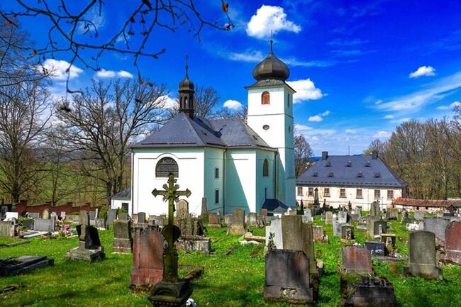 Kostel sv. Jiří a sv. Martina v Martínkovicích