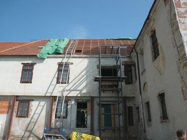 Rekonstrukce střechy Hornického muzea v Rudolfově