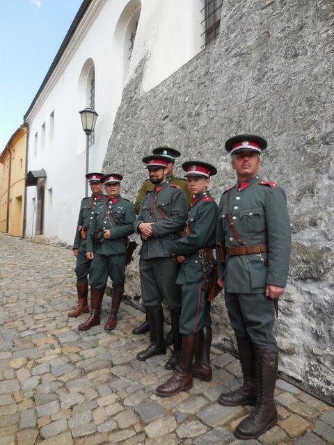 Festival hlídá i prvorepublikové četnictvo.