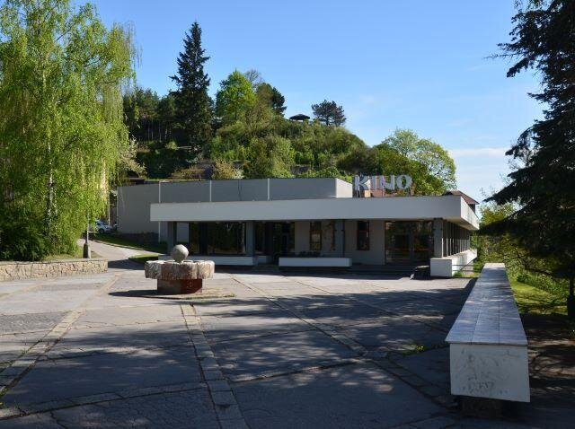 Kino Družba v Českém Krumlově, Bohumil Böhm, 1968–1976, kontextuální a typová architektura