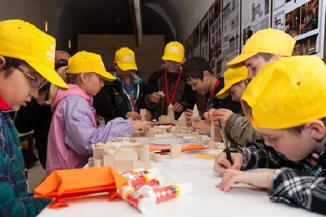 Součástí festivalu je i celorepublikový výtvarný projekt Hravý architekt. Ten pomáhá přiblížit dětem ze 3. a 4. tříd základních škol zábavnou formou historickou architekturu a památky jejich města.