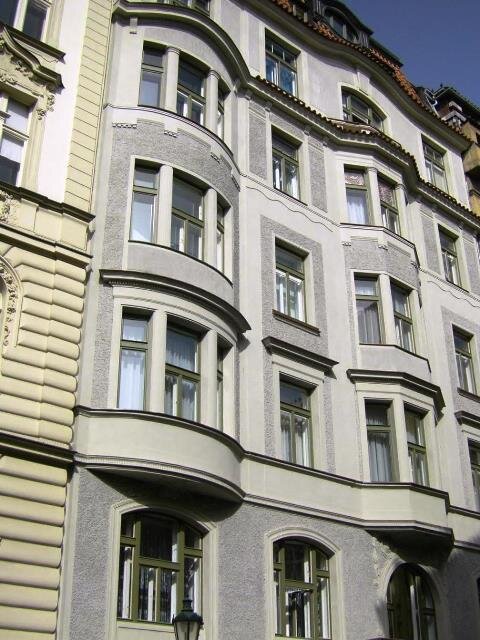 Dům se zelenými okny, Elišky Krásnohorské 13, Praha 1